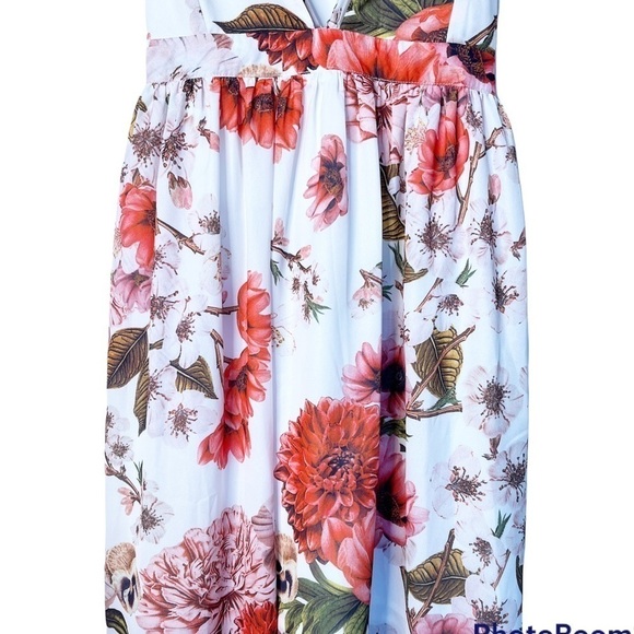 L’ATISTE Halter Back Floral Maxi Dress Size Medium in Pastel Floral Print - Picture 4 of 14